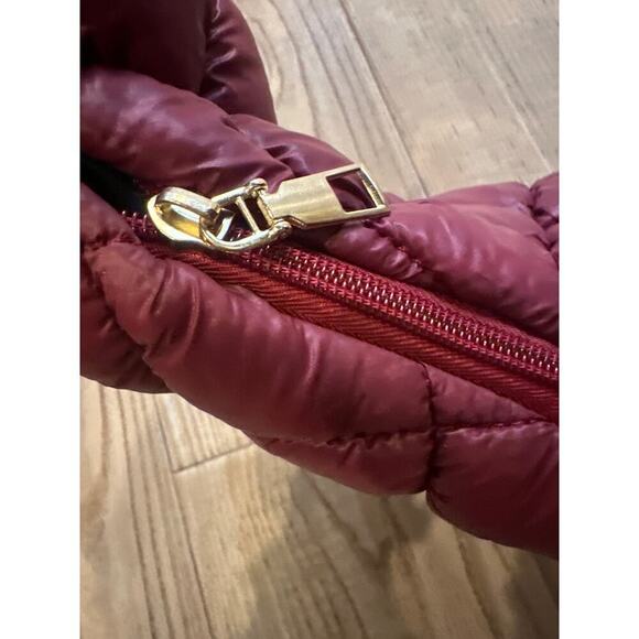 Quilted Dark Red Shoulder Bag Zip Closure - Picture 2 of 3